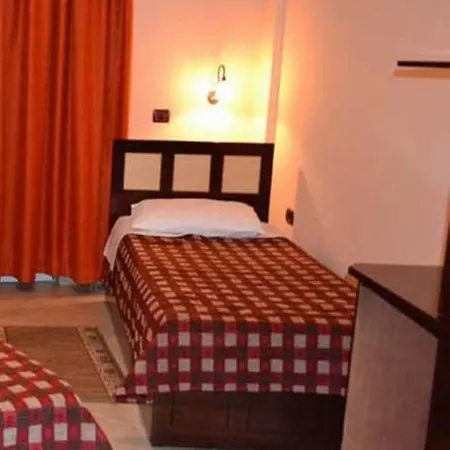 George Отель 3*